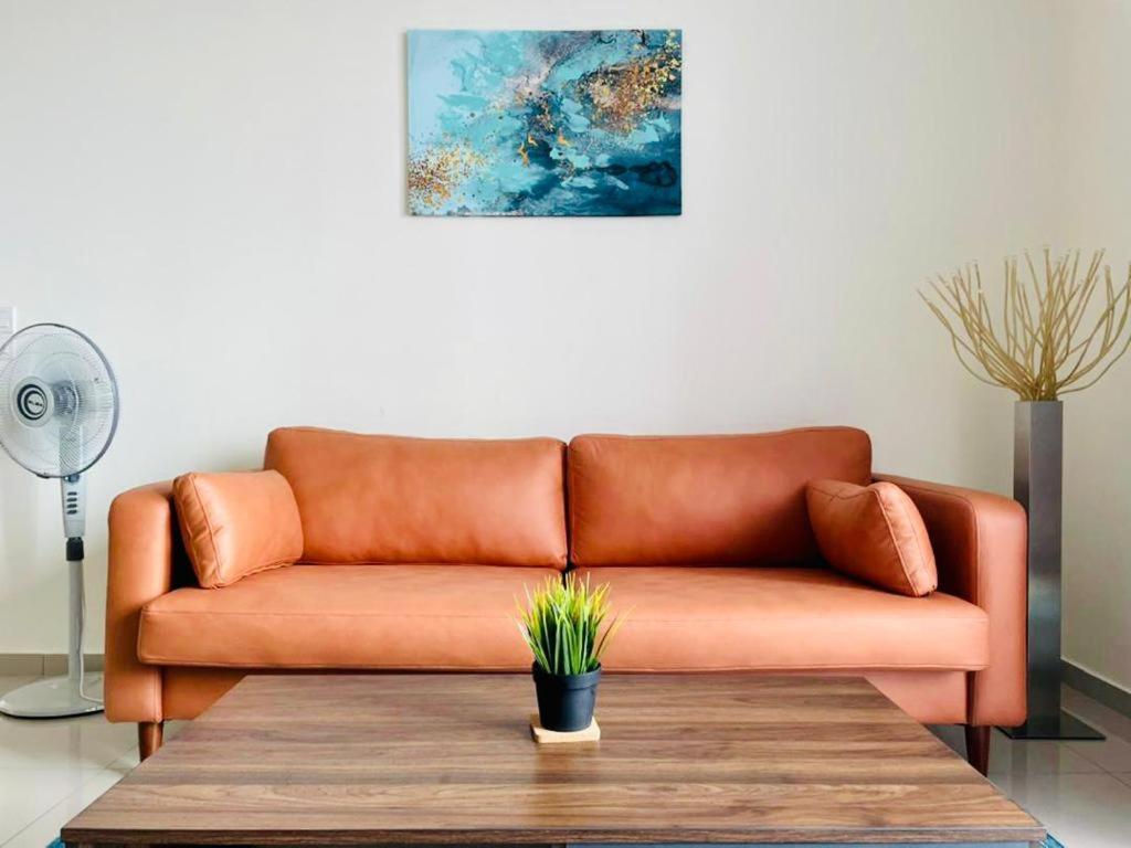 Homestay I-City Cantik, Tenang, Wifi, 4K Smart Tv, Netflix, Coway, Free Parking Shah Alam Exterior photo