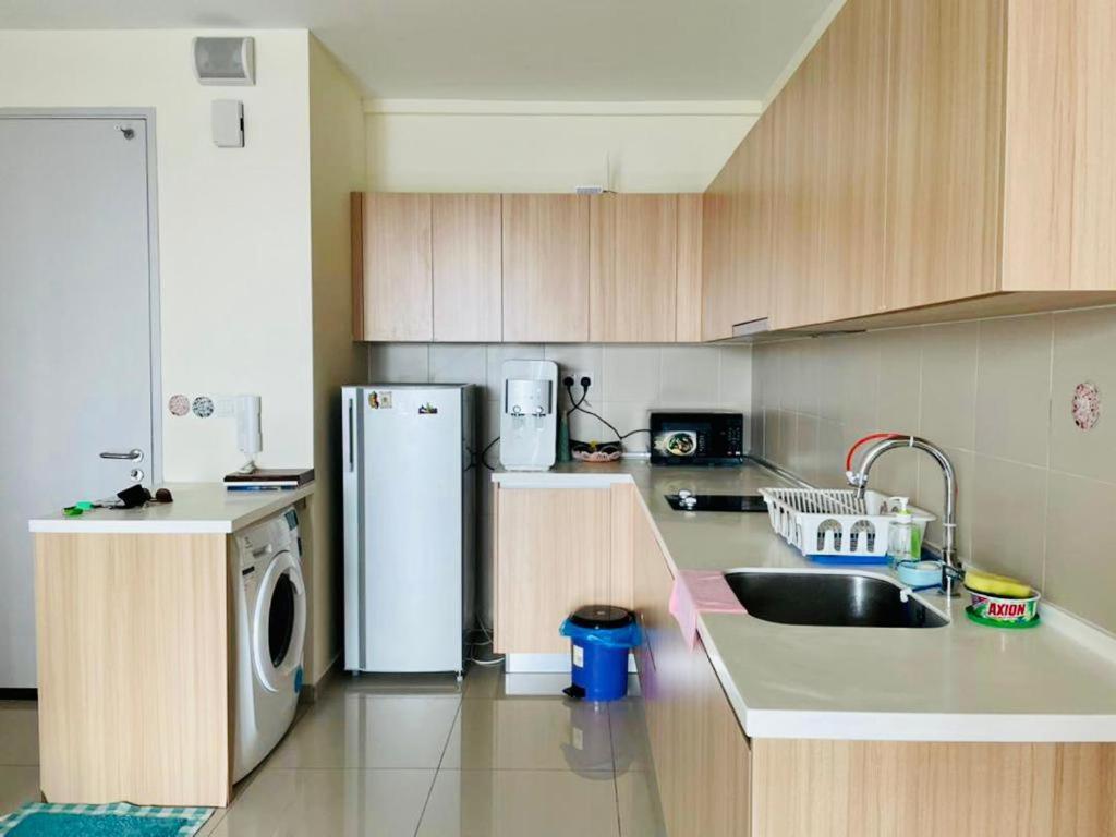 Homestay I-City Cantik, Tenang, Wifi, 4K Smart Tv, Netflix, Coway, Free Parking Shah Alam Exterior photo