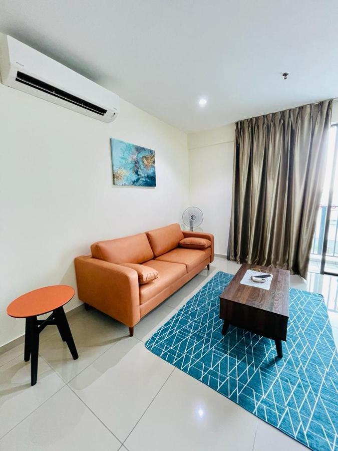Homestay I-City Cantik, Tenang, Wifi, 4K Smart Tv, Netflix, Coway, Free Parking Shah Alam Exterior photo