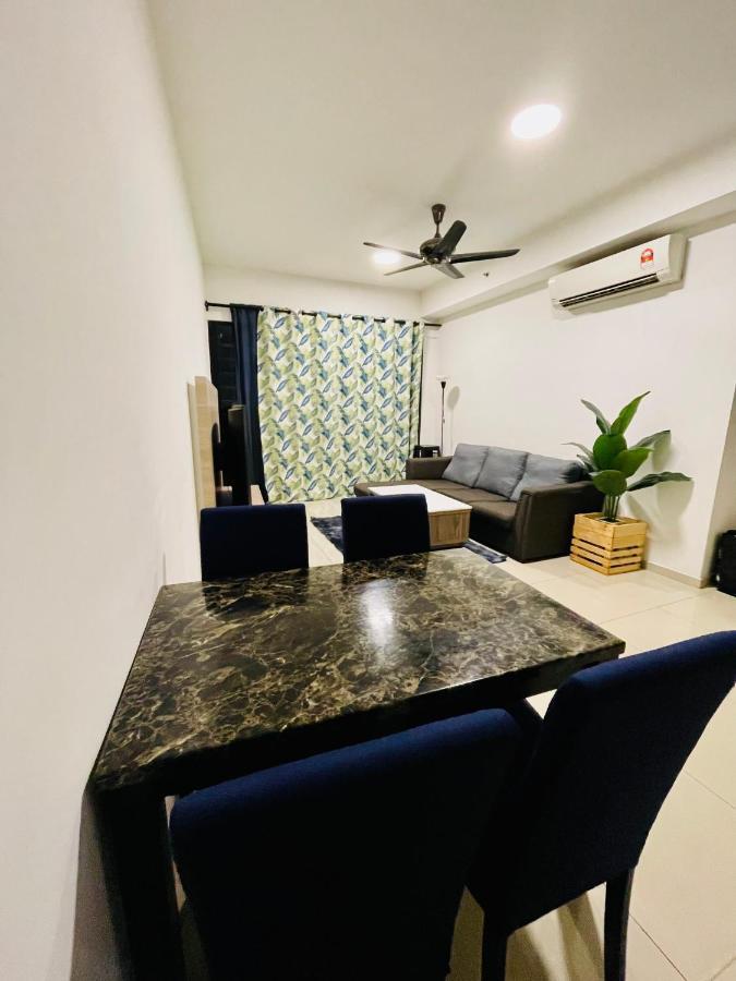Homestay I-City Cantik, Tenang, Wifi, 4K Smart Tv, Netflix, Coway, Free Parking Shah Alam Exterior photo